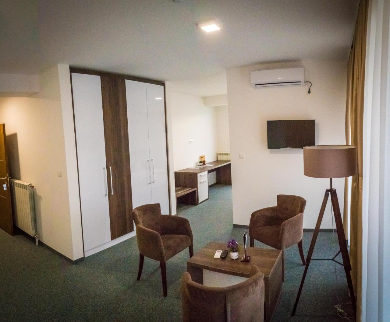 Hotel Sokoline Mandici Ngoại thất bức ảnh